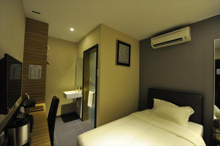 Bedroom 3, Milano Hotel, Kluang