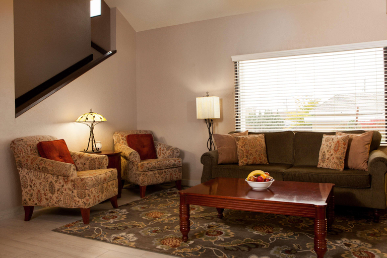 Public Area 2, Mountain Home Inn, Elmore