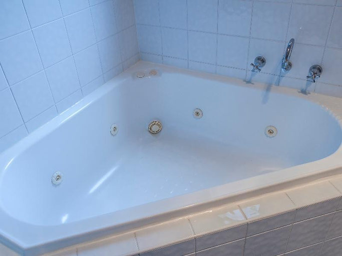 Bathroom 5, Thou Walla Sunset Retreat, Port Stephens