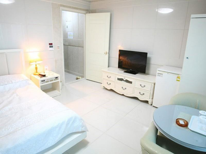 Bedroom 2, Donghae Medical SPA Convention Hotel, Donghae