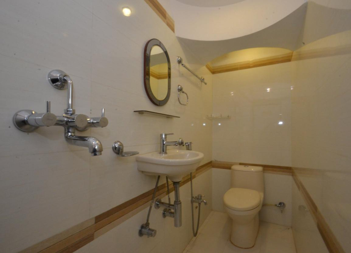Bathroom 3, Hotel Temple On Ganges, Varanasi
