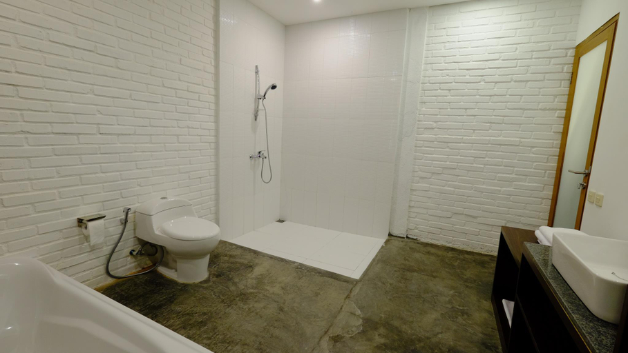 Bathroom 5, Shankara Borobudur, Magelang