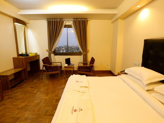 Bedroom, Queen's Park Hotel, Yangon
