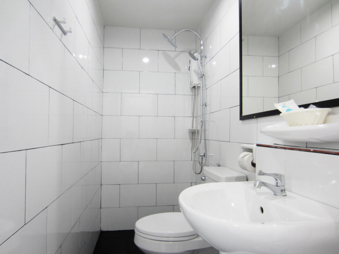 Bathroom, Tiya House Rooms & Cafe, Mueang Krabi
