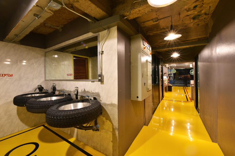 Public Area 5, 248 Street Hostel (Rooftop Bar and Pool), Muang Chiang Mai