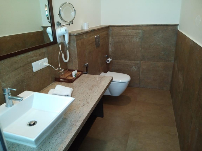 Bathroom, The Windflower Prakruthi - Bangalore Resort, Bangalore Rural
