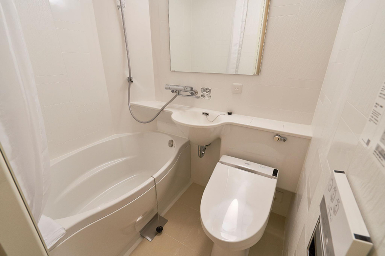 Bathroom 4, Hotel Meriken Port Kobe Motomachi, Kobe