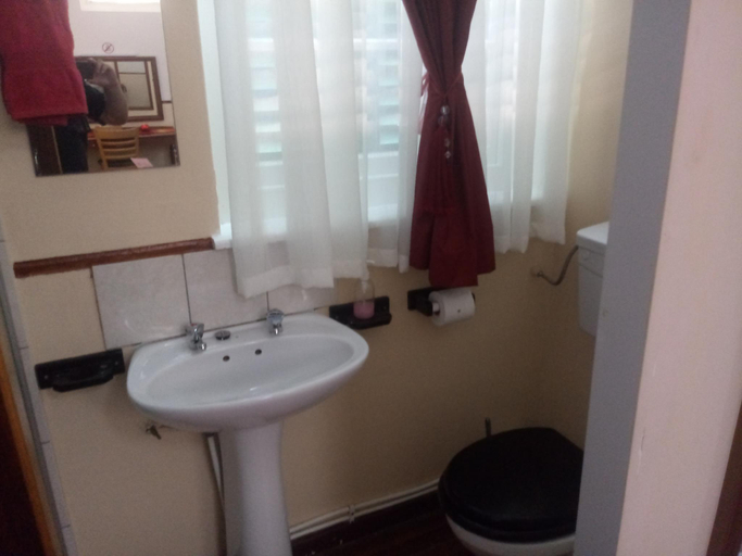 Bathroom, Oasis Country Lodge, West Coast
