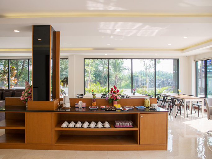 Food & Drinks 5, B2 Sriracha Premier Hotel, Si Racha