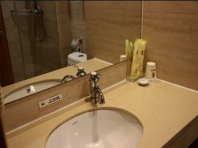 Bedroom 4, Super 8 Hotel Xiamen Railway Station, Xiamen