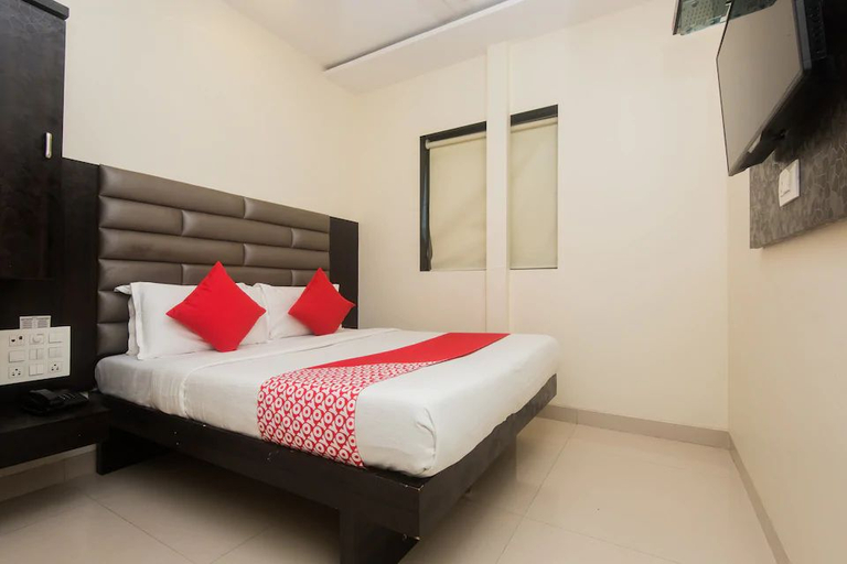 Bedroom, OYO 3782 Hotel Adnoc Inn, Mumbai Suburban