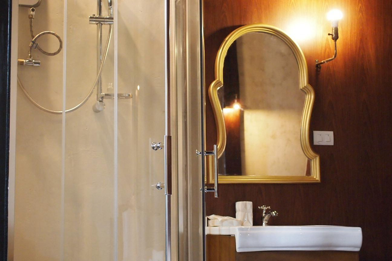 Bathroom, Snooze Poshtel, Muang Nakhon Ratchasima