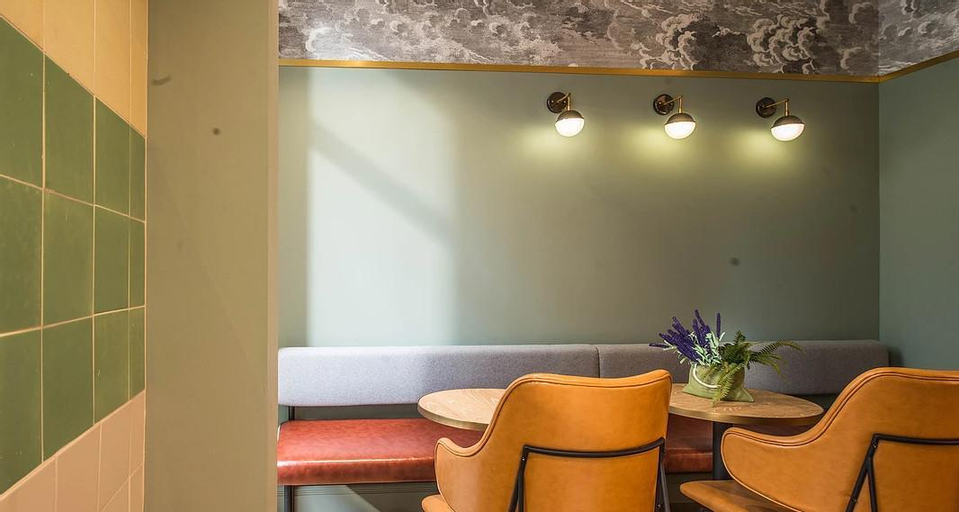Public Area 3, The Capsule Hotel - Hostel, Sydney