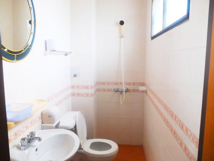 Bathroom, Sea Falcon Hotel, Sattahip