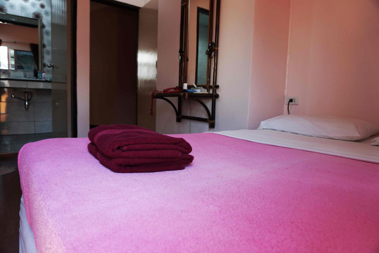 Bedroom 3, Sureena Hotel, Pattaya
