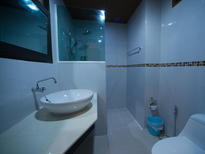Bathroom 4, Srichada Hotel, Takua Pa