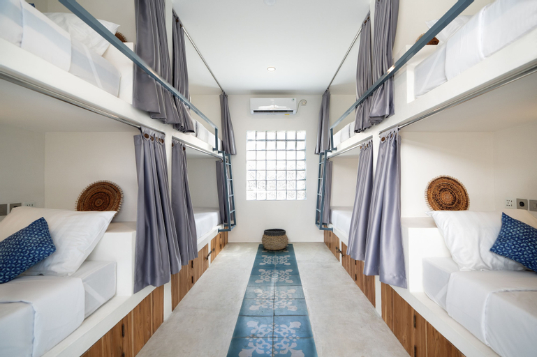 Seaesta Komodo Hostel & Hotel, Manggarai Barat