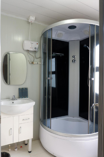 Bathroom 5, The Cube Baler, Baler