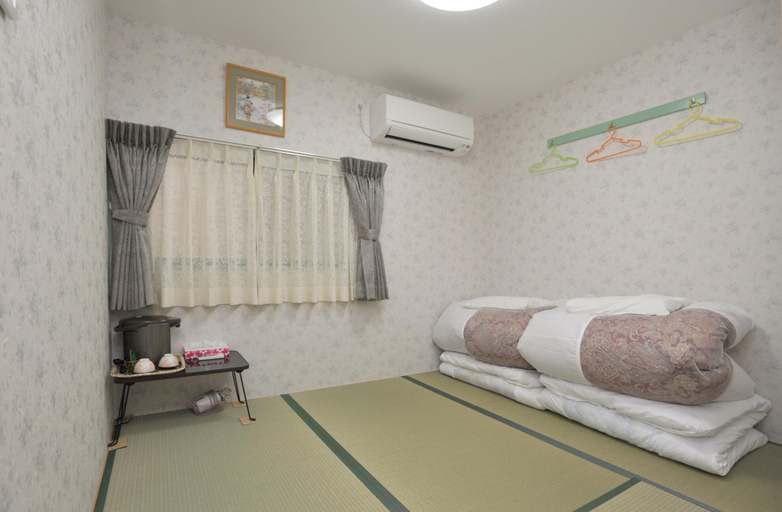 Bedroom 2, BJ Family Inn, Kyoto