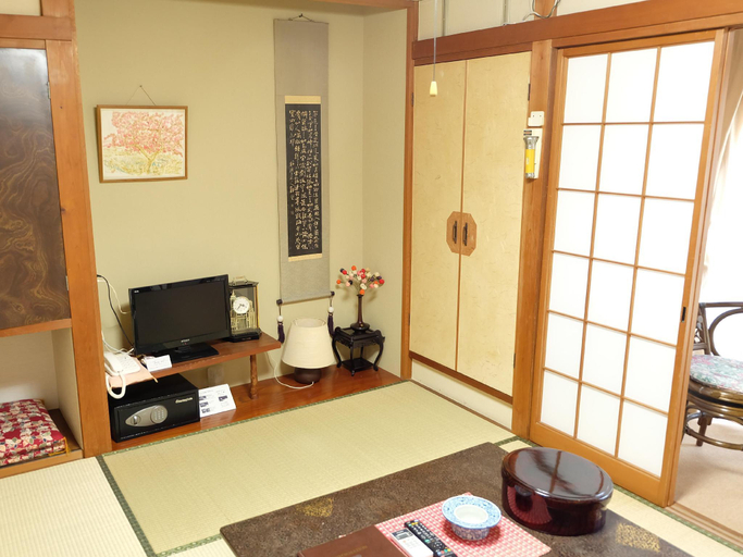 Bedroom 4, Izukogen Hinodeya Ryokan, Itō