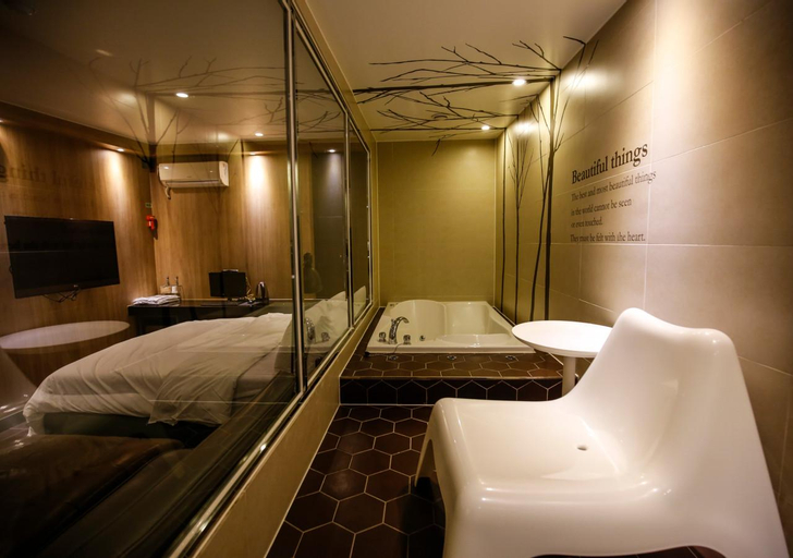 Hotel Story, Seongbuk