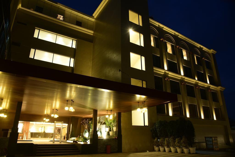 Exterior & Views 4, Lemon Tree Hotel Siliguri, Jalpaiguri
