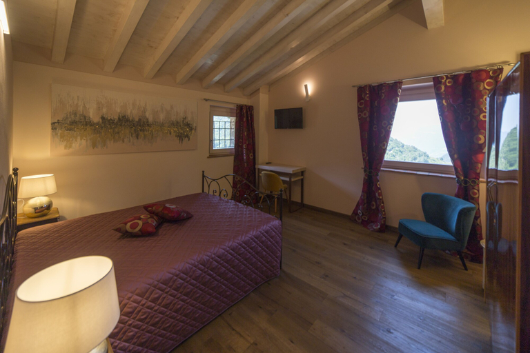 Bedroom 3, Agriturismo Casarai, Brescia