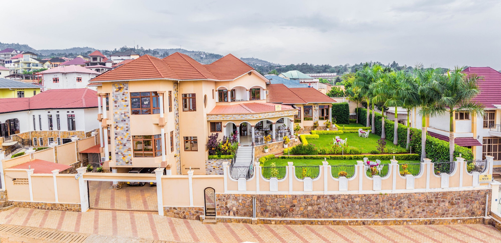 Mountain's View Hotel, Roherero