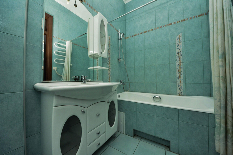 Bathroom 4, Olga Apartments on Khreschatyk, Shevchenkivs'kyi