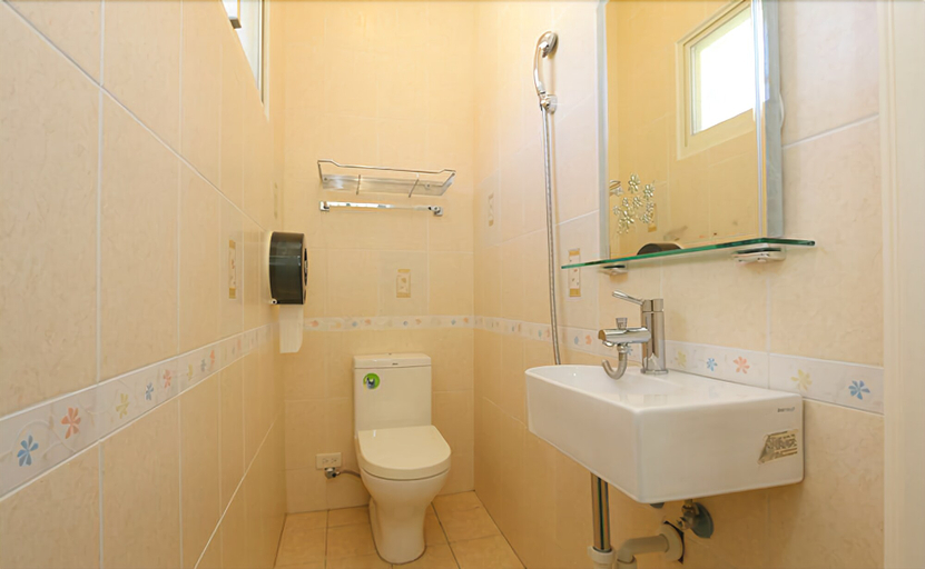 Bathroom 2, Vicky House, Hualien