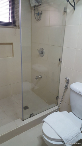 Bathroom 3, LPL Suites Greenbelt, Makati City