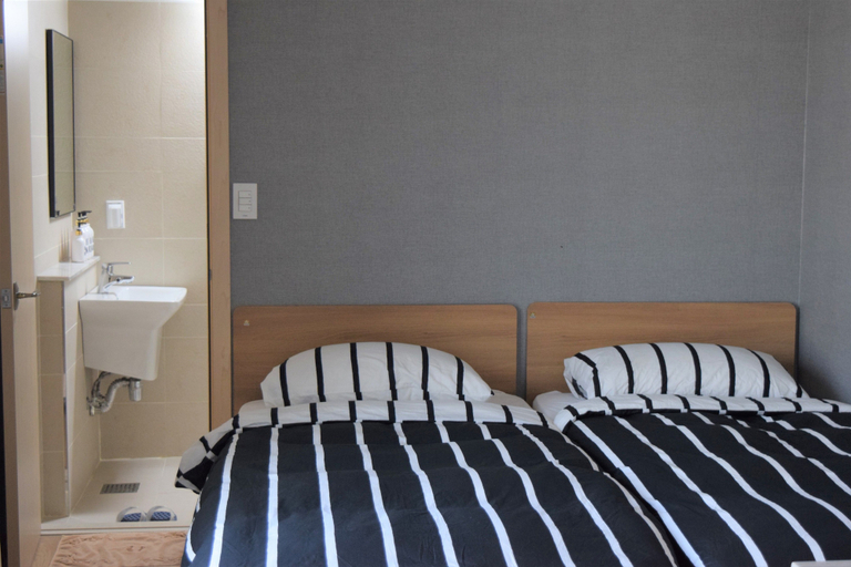 Bedroom 4, Red Stone Stay, Mapo