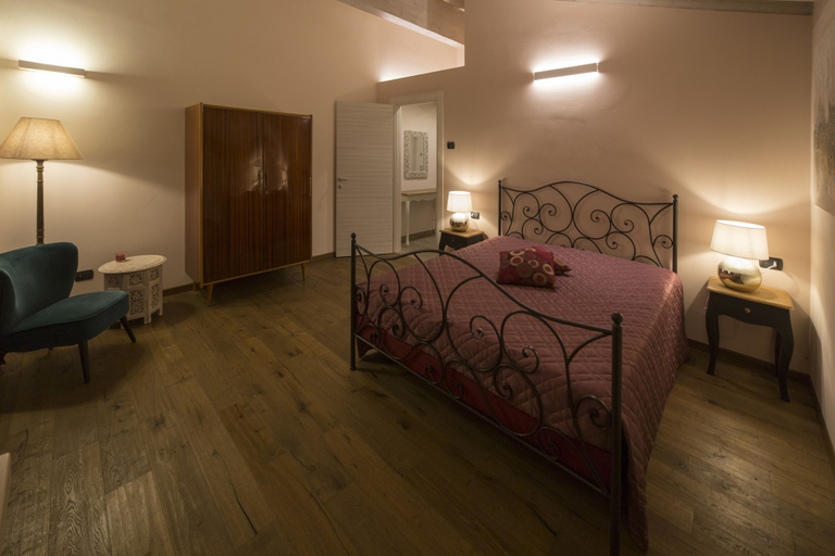 Bedroom 4, Agriturismo Casarai, Brescia
