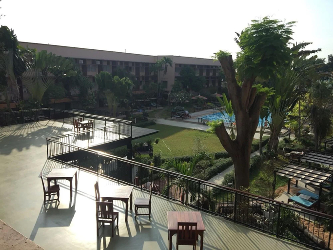 Basaya Beach Hotel & Resort, Bang Lamung