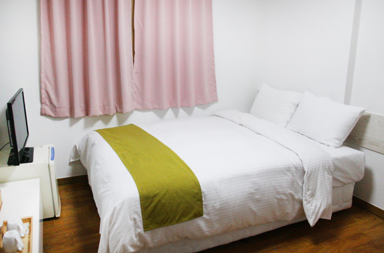 Bedroom 4, Miju Hotel, Jeju