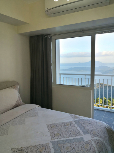 Blowing in the Wind - Lake View Apartments, Tagaytay City
