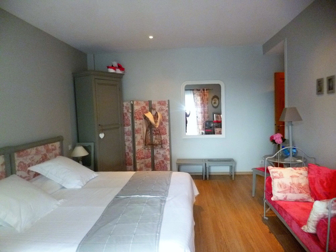 Bedroom 3, Chambre d'Hotes Le Ponsonnet, Aveyron