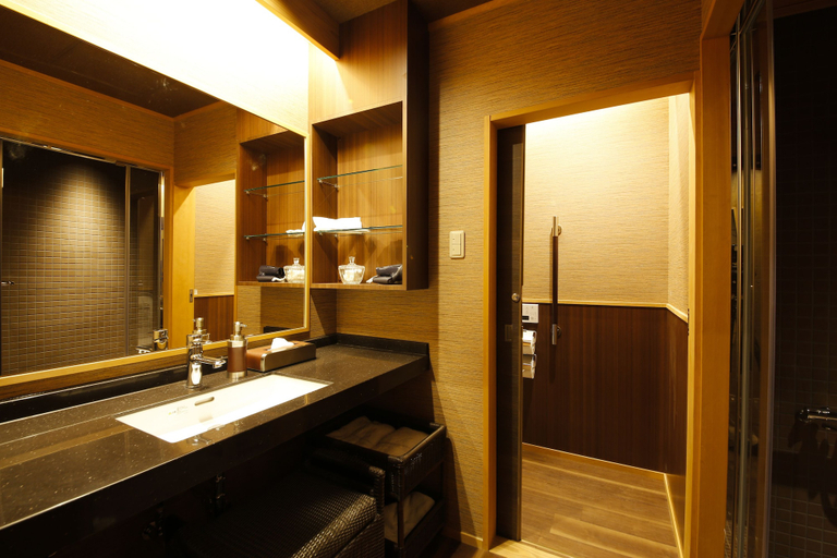 Bathroom 5, Awaji Hamarikyu, Minamiawaji