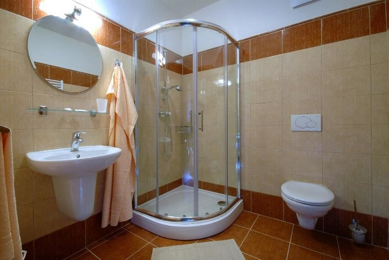 Bathroom 3, Pension Relax, Trutnov