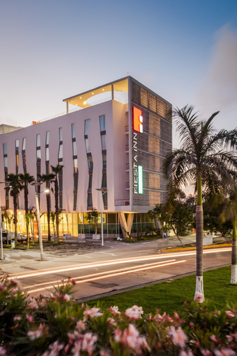Exterior & Views 2, Fiesta Inn & Loft Ciudad Del Carmen, Carmen