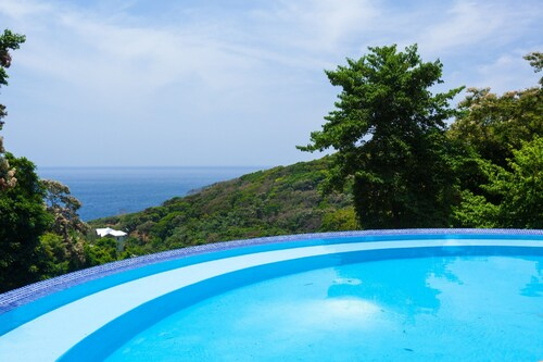La Colina, Roatán