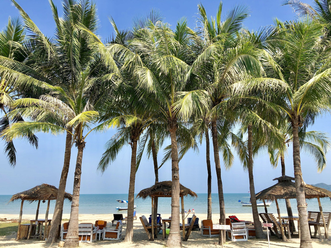 Dolphin Bay Resort, K. Sam Roi Yot