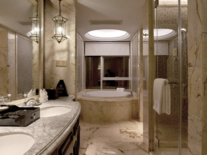 Bathroom 4, Yinxin Century Hotel, Chongqing