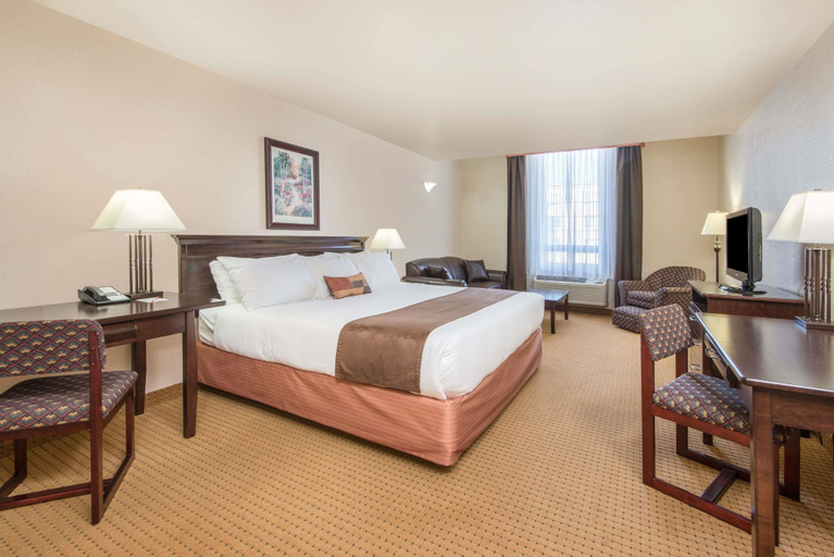 Bedroom 3, Ramada by Wyndham Lloydminster, Division No. 10