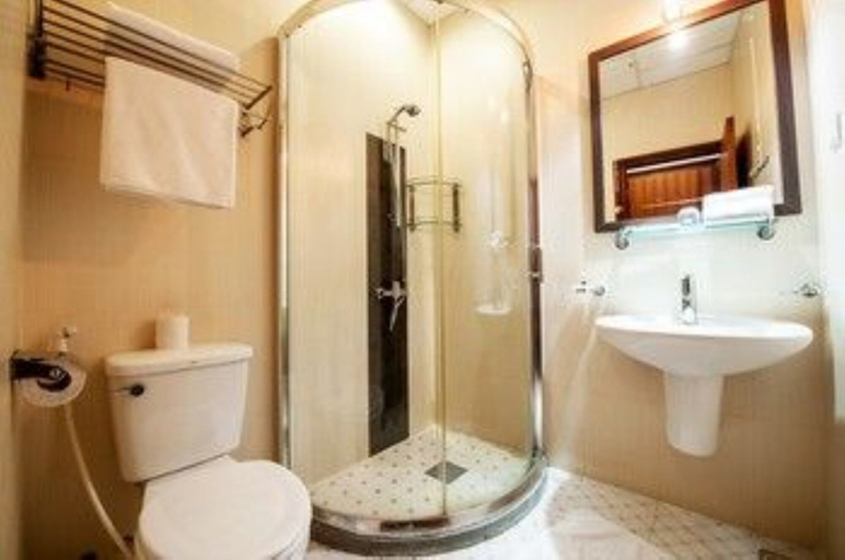 Bathroom 4, City Lodge Hotel, Phnom Penh