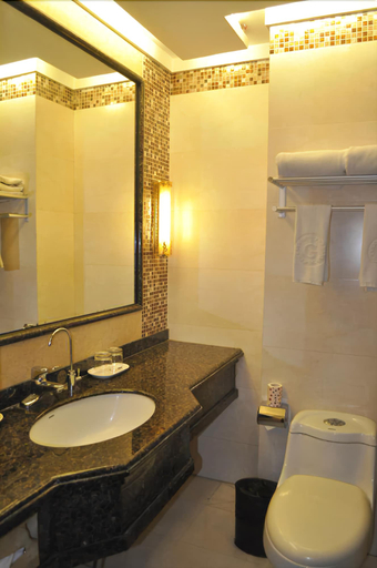 Bathroom 4, Golden Island Holiday Hotel Foshan, Foshan