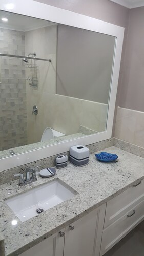 The Ravina Corporate Suites,