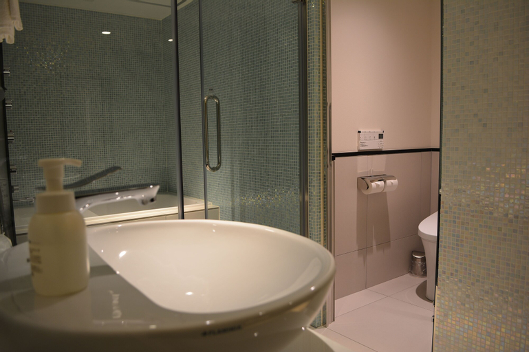 Bathroom 5, Hibiya City Hotel, Minato