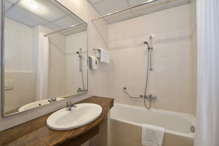 Bathroom 4, Palatinus Grand Hotel, Pécs
