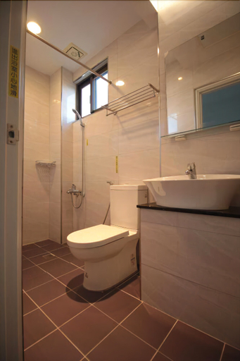 Bathroom 3, Golden Station Hot Spring, Taitung